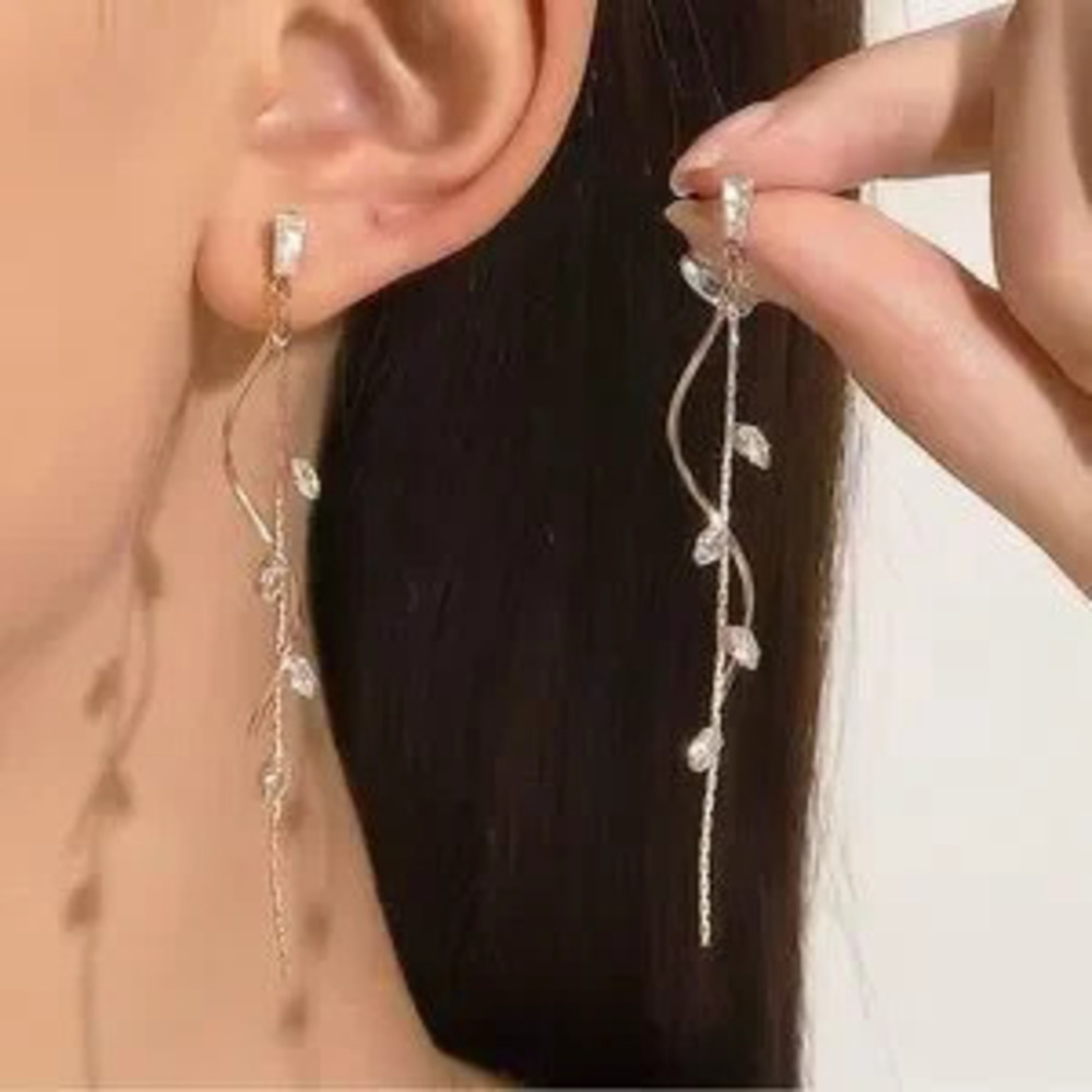 Gold Leafs Earrings With Crystals
